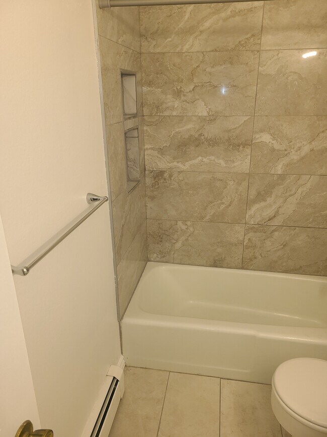 Building Photo - 1315 Kirkwood Dr