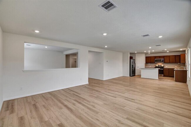 Building Photo - 18214 Sessile Oak Dr