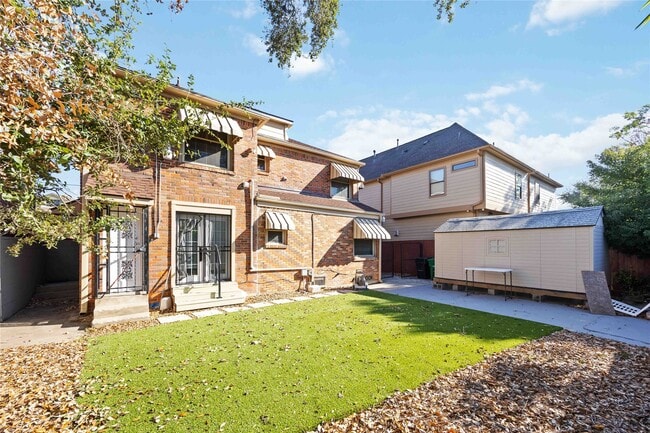 Building Photo - 2104 Winbern St