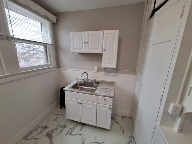 Kitchen - 2503 Fairview Ave