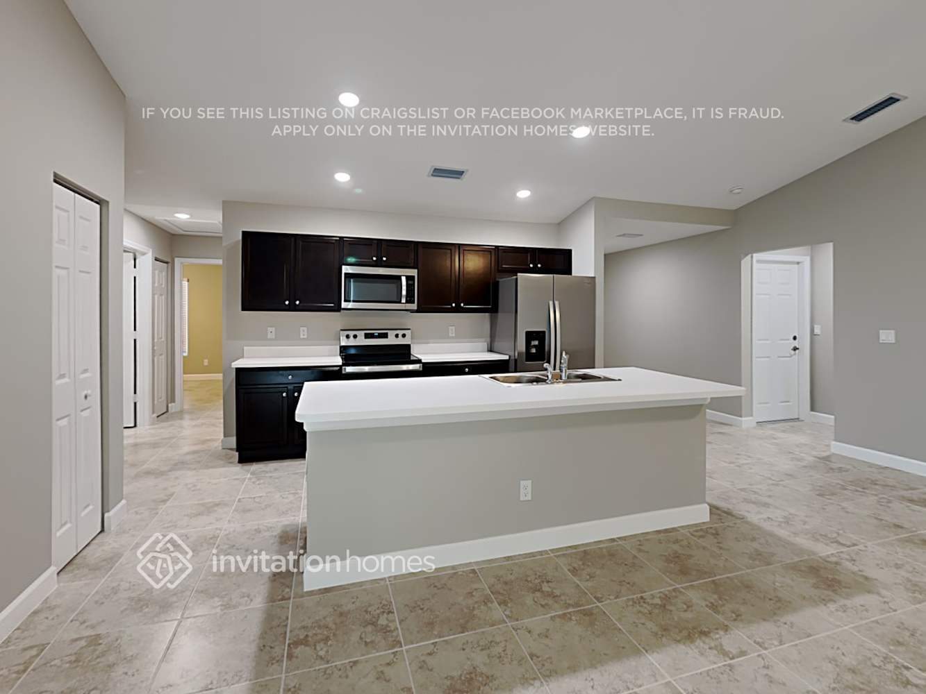 Building Photo - 558 Oldenberg St SW