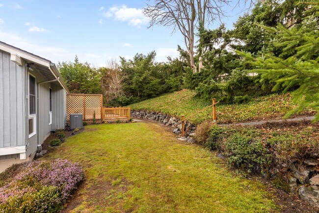 Building Photo - 4758 153rd Ave SE