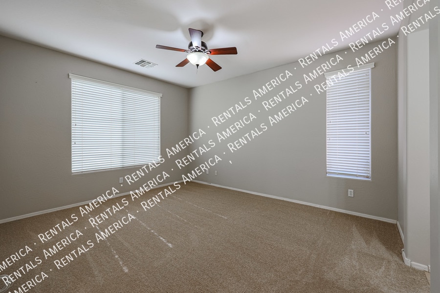 Building Photo - 1705 E Aloe Pl