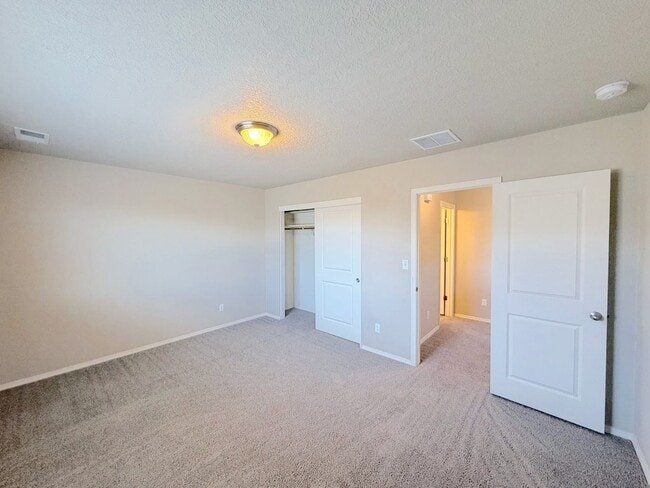 Building Photo - Beautiful 3-Bedroom Home in Tierra Oeste near Ladera/Unser. Refrigerated Air!