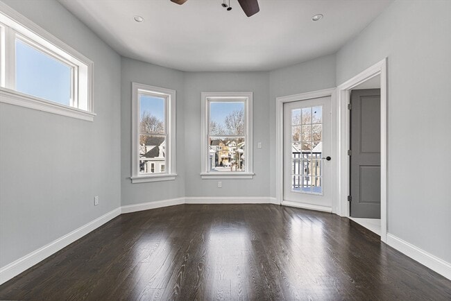 Building Photo - 83 Centre St