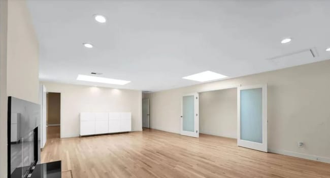 Building Photo - Spacious 4 Bed, 4 Bath Executive Home on Peaceful Cul-de-Sac!