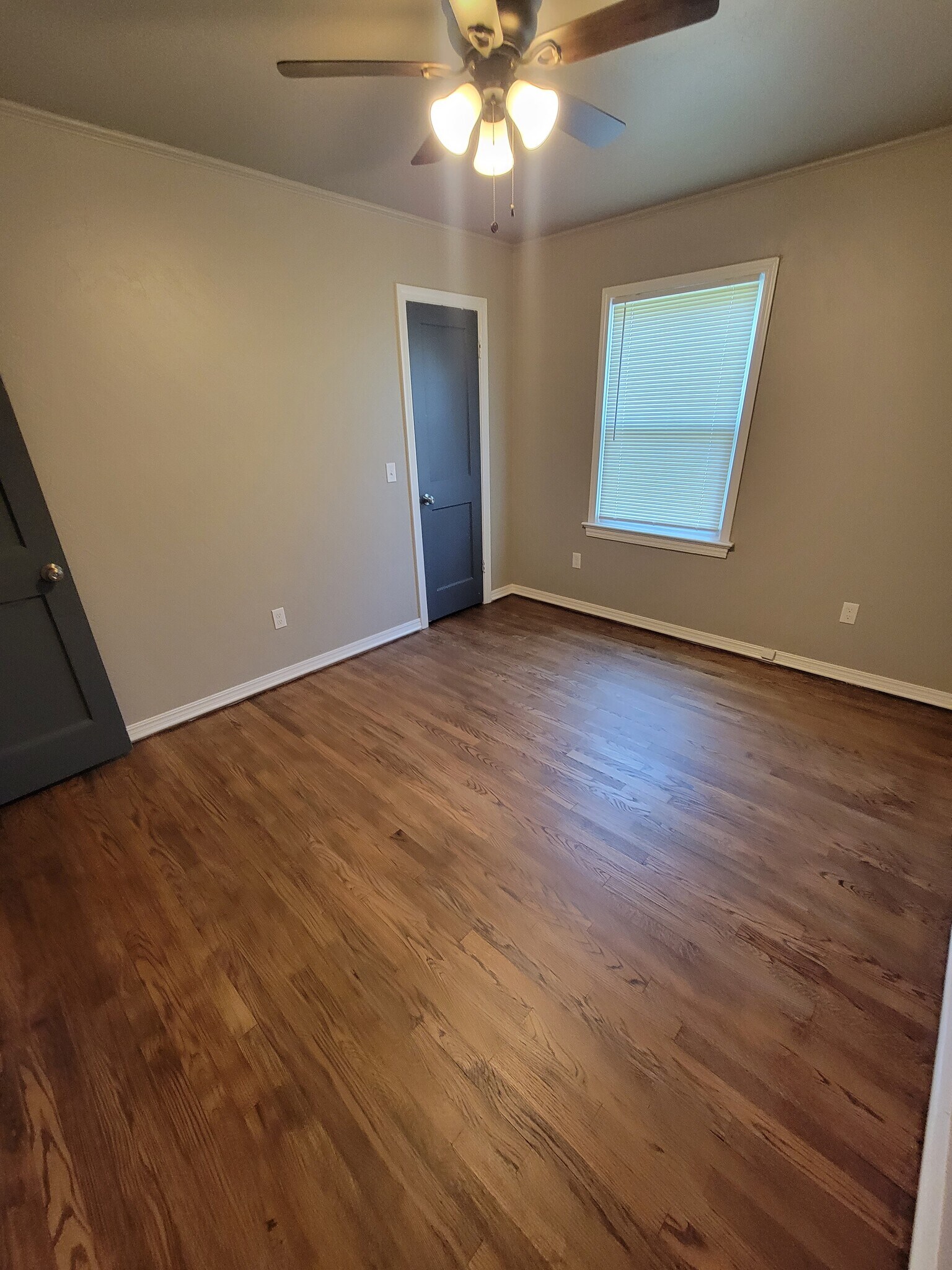 Bed #1 - 504 N Marshall Dr