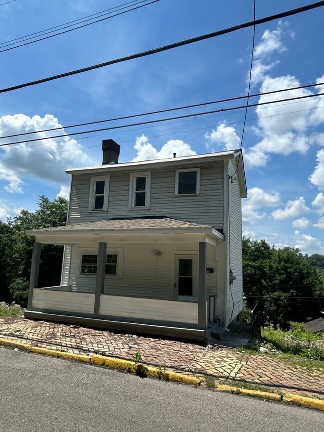 Building Photo - 1120 Jenny Lind St
