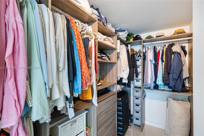 Building Photo - 601 NE 27th St