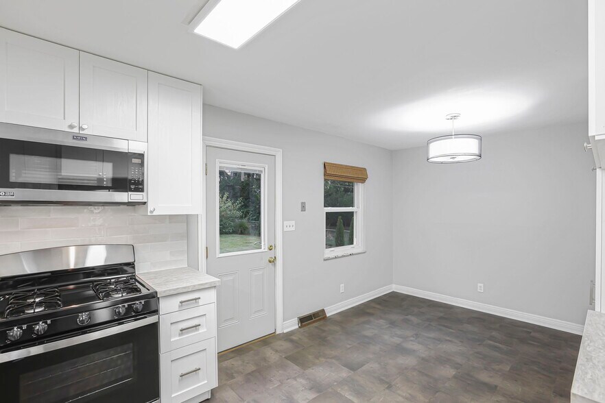 Building Photo - 1062 Oberlin Dr