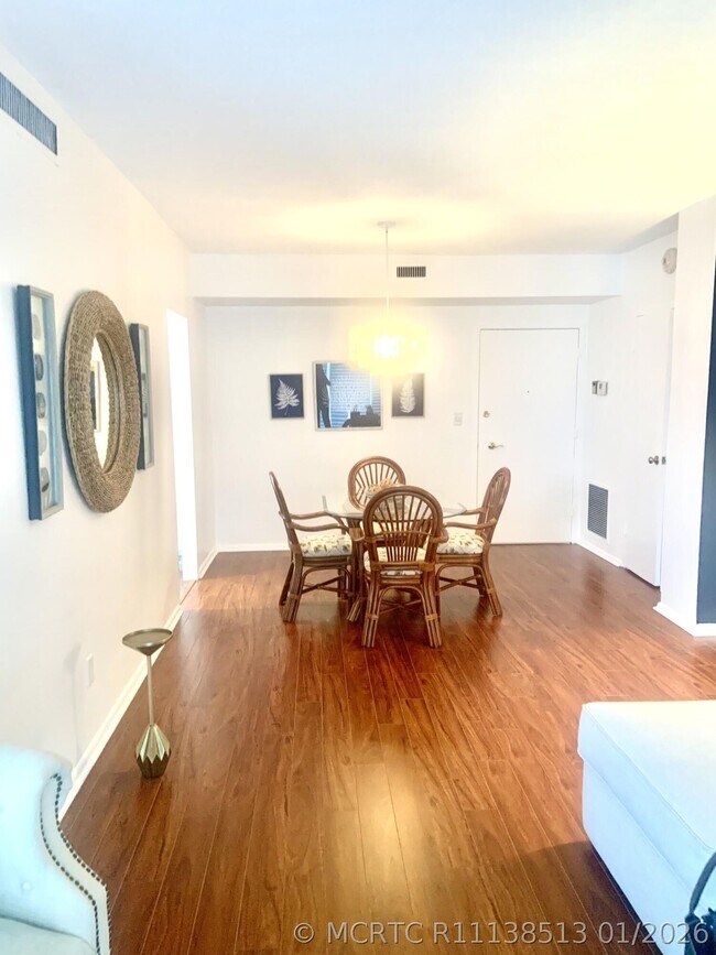 Building Photo - 2840 S Ocean Blvd