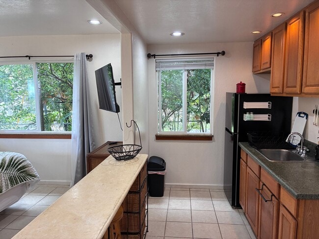 Building Photo - 75-228-228 Aloha Kona Dr