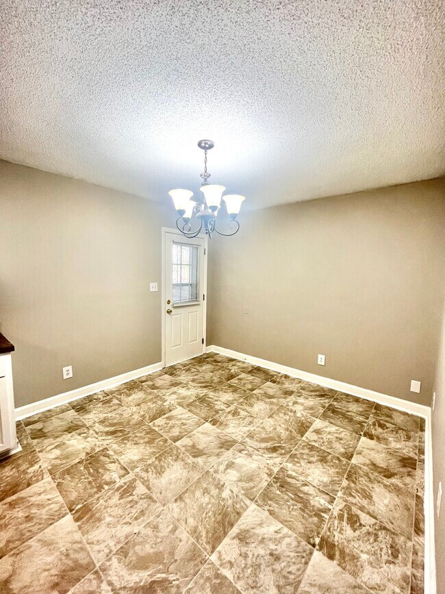 Building Photo - 101 Southridge Dr