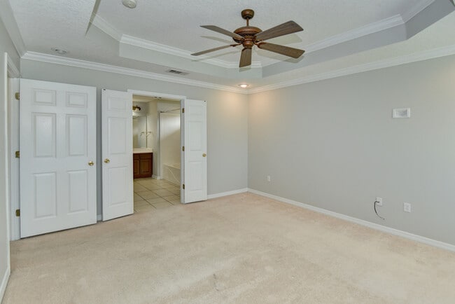 Building Photo - 15065 Warren Dr