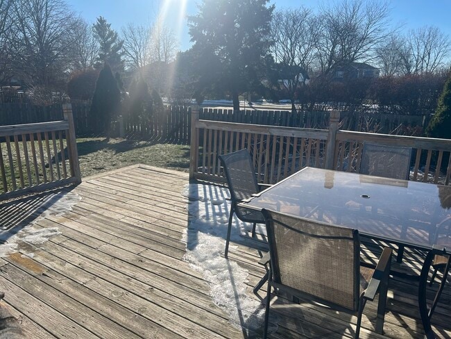 Building Photo - 2650 Cadbury Cir