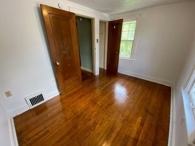 Building Photo - 1032 Berwin St