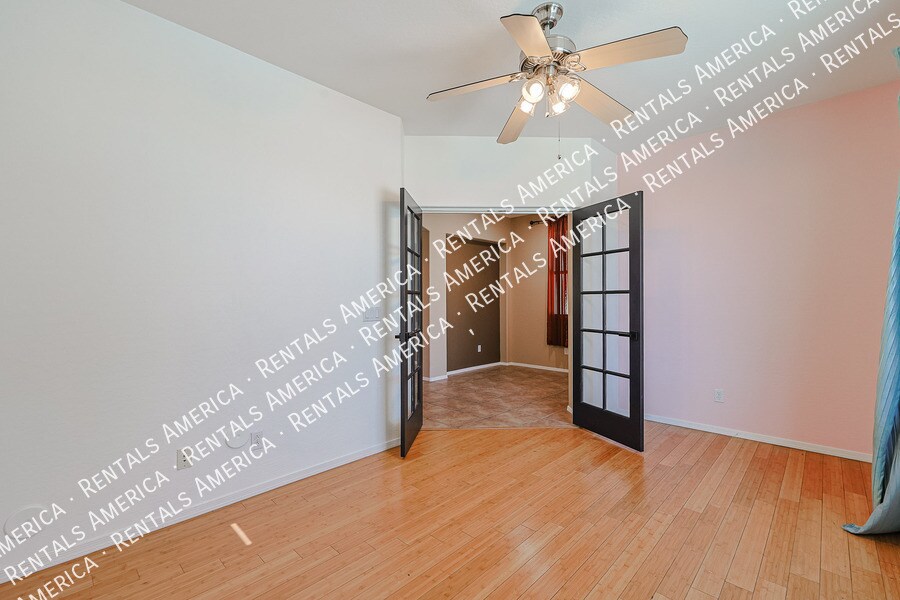 Building Photo - 2512 W Old Paint Trail