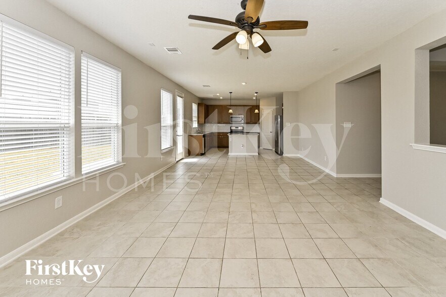 Building Photo - 5139 Castle Discordia St