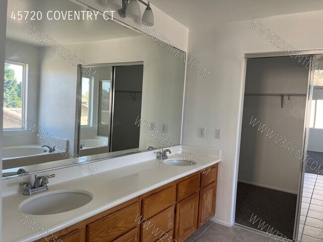 Building Photo - 45720 Coventry Ct.