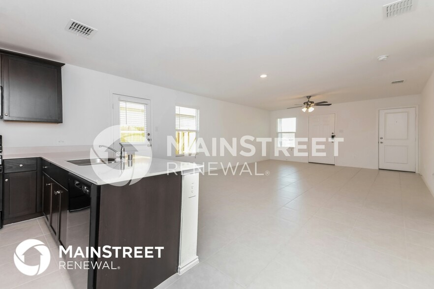 Building Photo - 3104 Helix Bay Dr