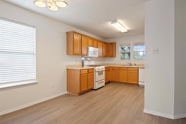 Building Photo - 2733 Crimson Sky Ct