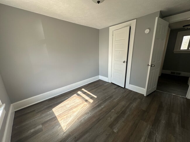 Building Photo - 2411 Indiana Way NE