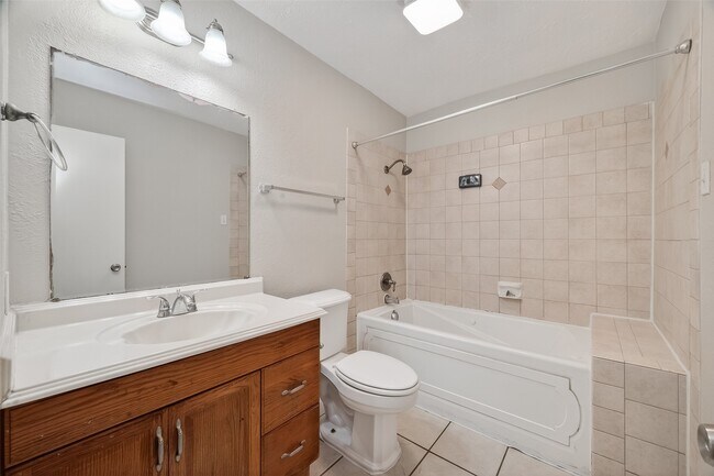 Building Photo - 14034 Lourdes Dr