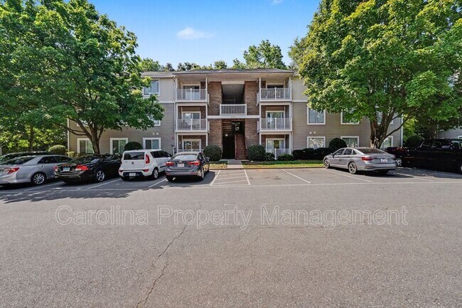 Building Photo - 9535 University Terrace Dr