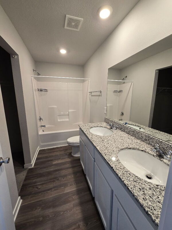 Building Photo - 5653 Brookview Ave