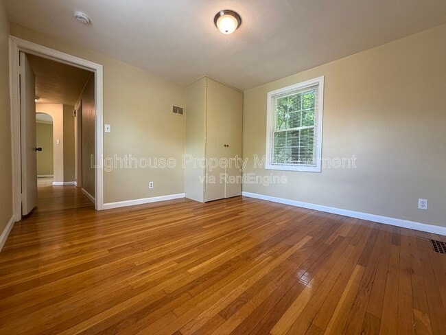 Building Photo - 1447 Giddings Ave SE