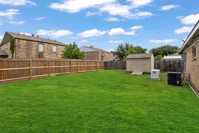 Building Photo - 4640 Orange Cir S