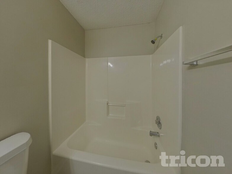 Building Photo - 3560 TraddSprings Way