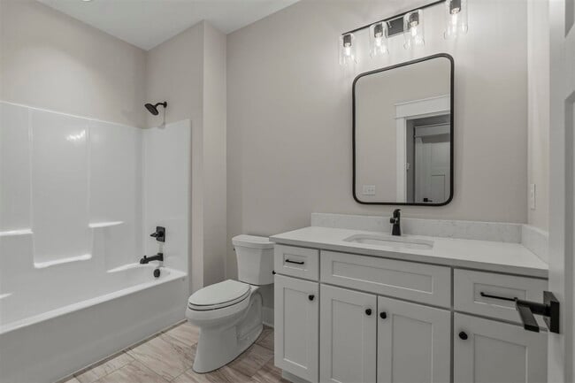 Building Photo - 633 Village Way