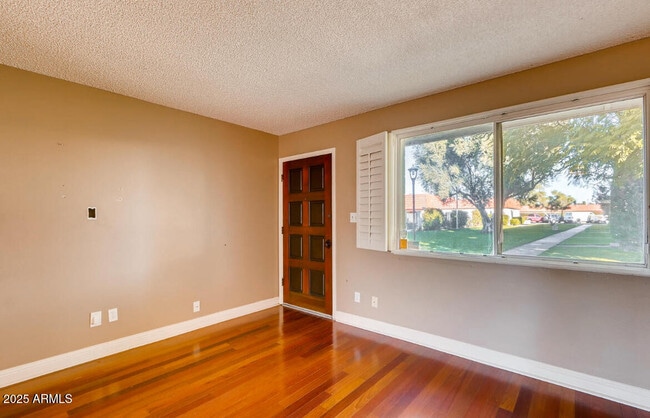 Building Photo - 3932 N Granite Reef Rd