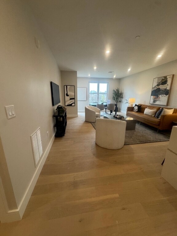 Building Photo - 15 Guild St