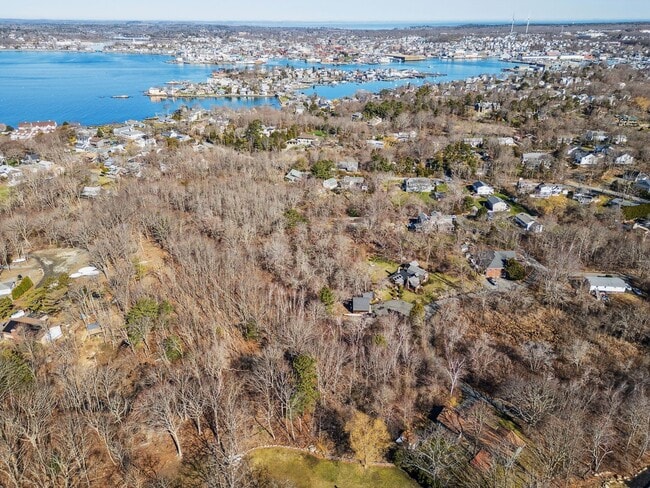 Building Photo - 17 Hillside Rd