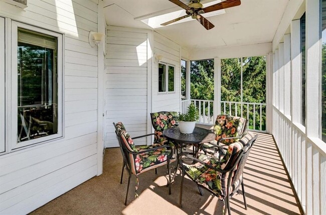 Building Photo - Incredible furnished house on Madison's West Side