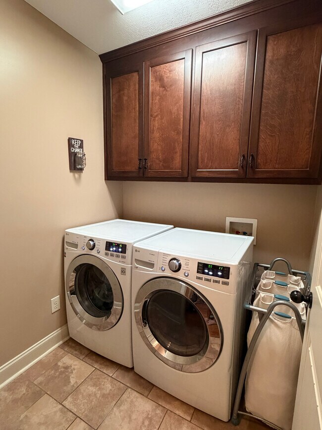 Building Photo - 61 Boulder Dr