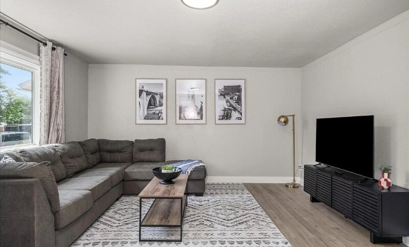 Building Photo - 1718 W Dean Ave