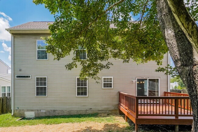 Building Photo - 3005 Creekview Ln