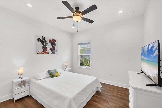 Building Photo - 10108 Hammock Brook Dr