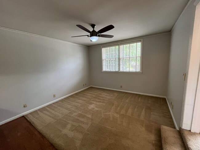 Building Photo - Beautiful 4 Bedroom with 4 Baths