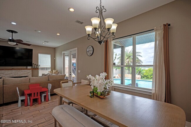 Building Photo - 3693 Lightview Ln