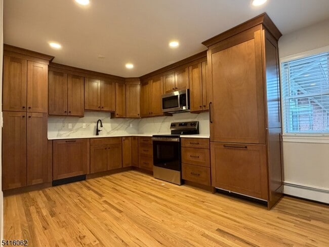 Building Photo - 93 Centre St