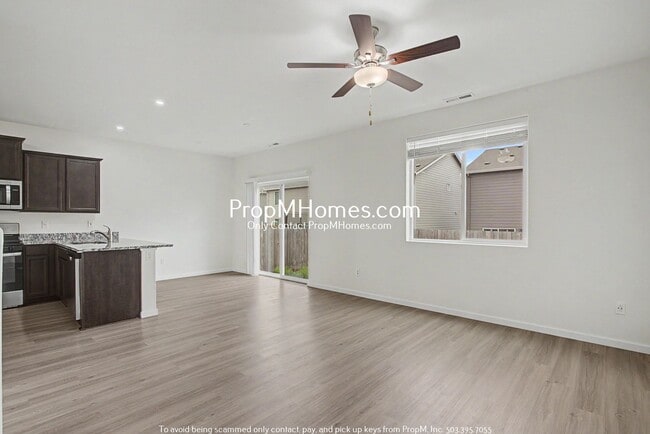 Building Photo - Modern Three Bedroom in Gresham's Newest Community!