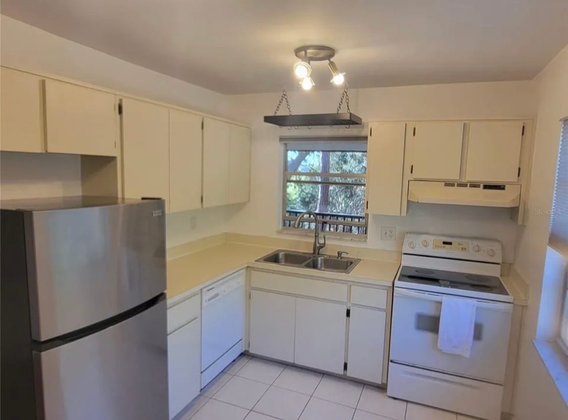 Building Photo - 476 Santa Cruz Plz NE