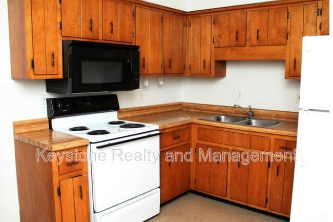 Building Photo - 1375 Thompsonville Ln