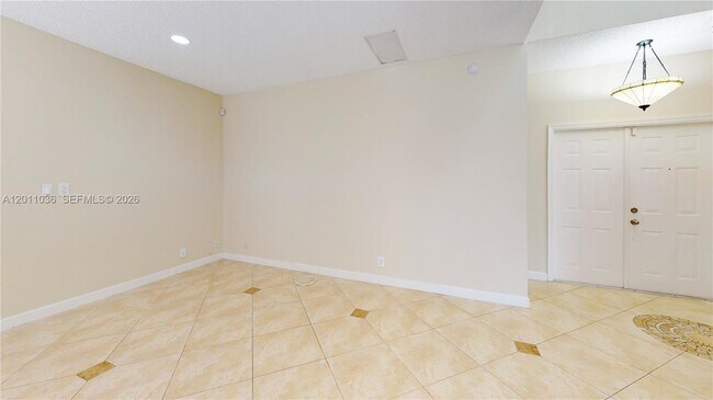 Building Photo - 897 Briar Ridge Rd