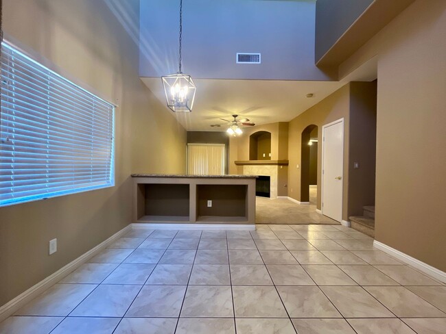 Building Photo - Gorgeous 2 story 3 bedroom 2.5 Bathroom Ho...