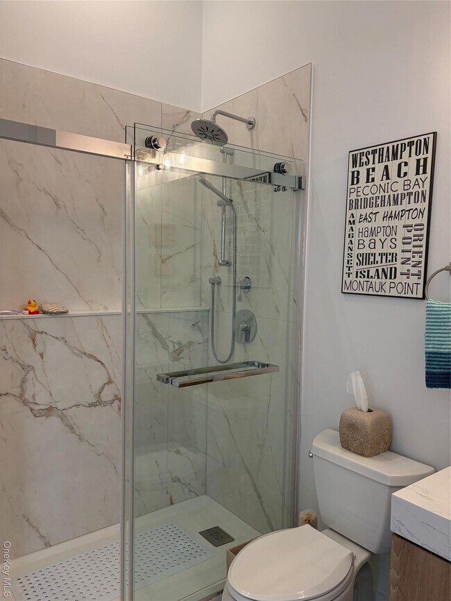 Building Photo - 40 Bonac Woods Ln